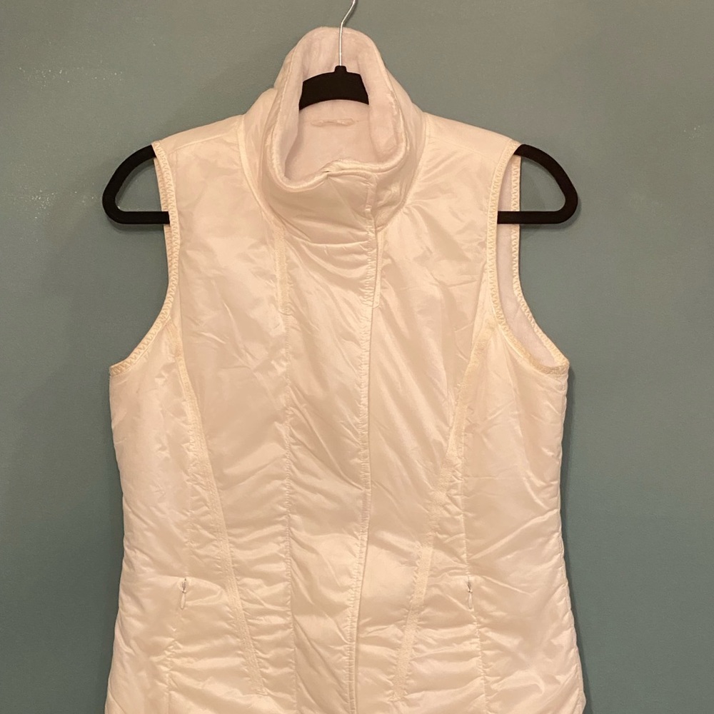 Lululemon size 8 white running vest